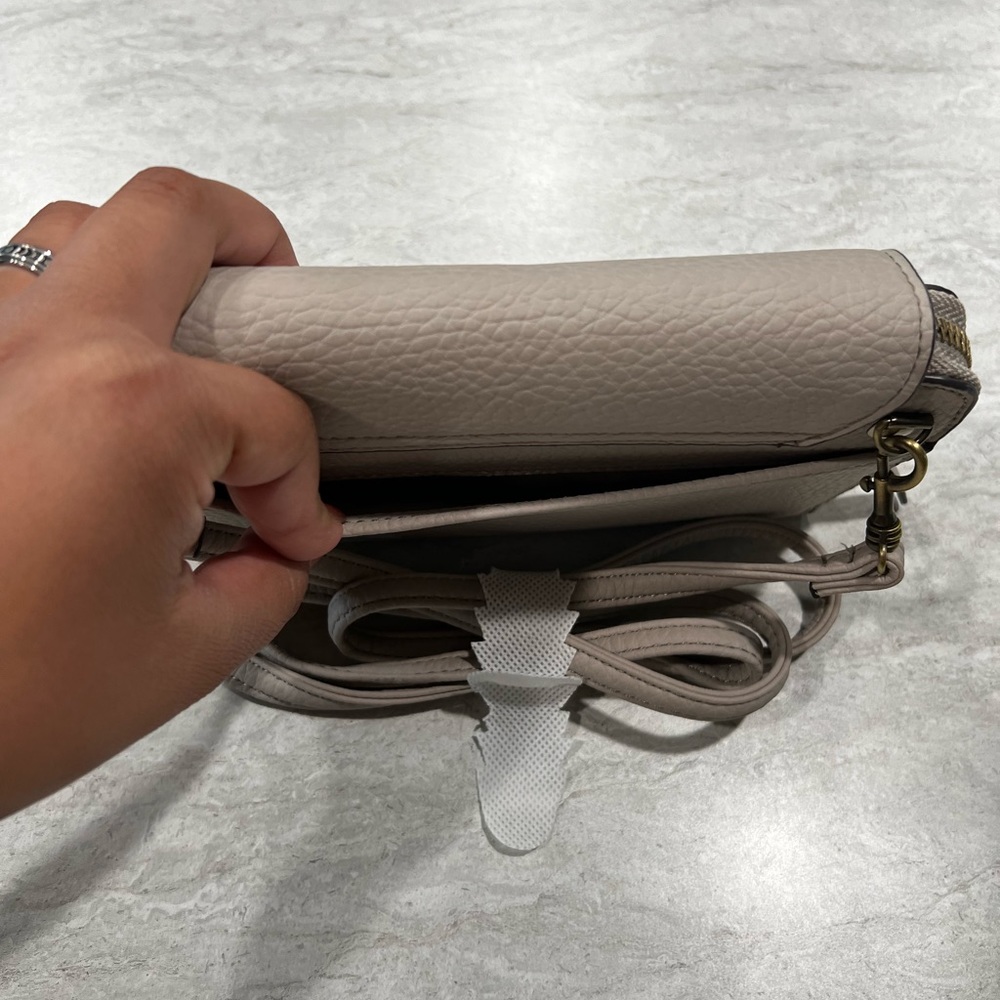 NWOT Relic Crossbody - Picture 7 of 7